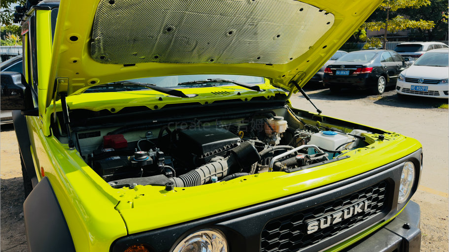Suzuki Jimny JB74 engine bay