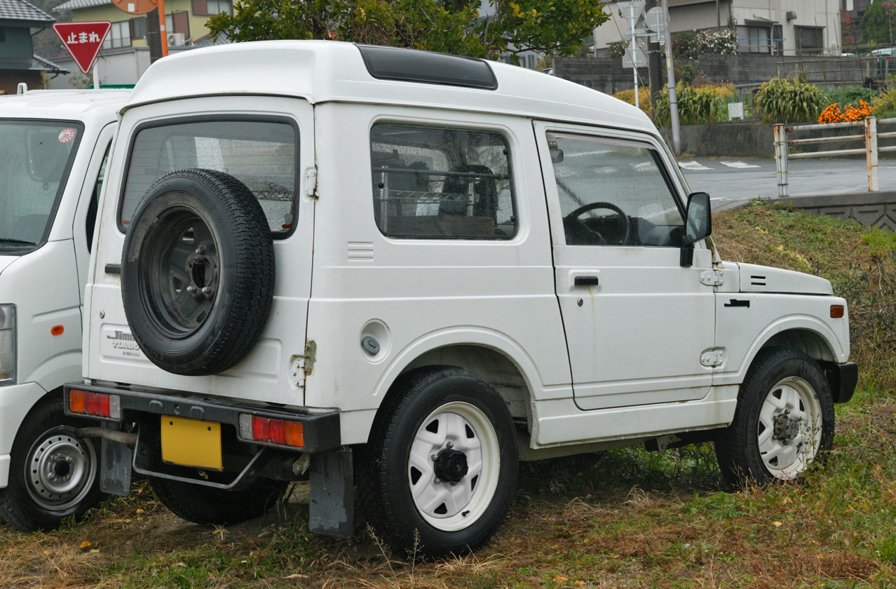 吉姆尼JA71型面包车附天窗 Photo by:Tennen-Gas